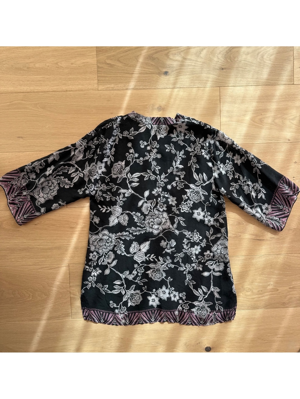 Johnny Was Edina Floral Blouse XS Black Pink 100% Rayon Modified Sleeves - Picture 3 of 10